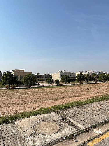 10 Marla Pair Plots For Sale | Possession & Utility Paid | 1 Min Walk To Masjid, Park & Commercial | Investor Rate