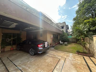 1 kanal Used House For Sale Top Location