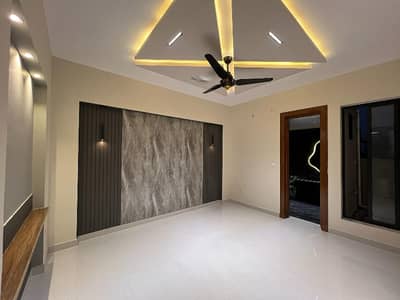 10 Marla   Designer House For Sale