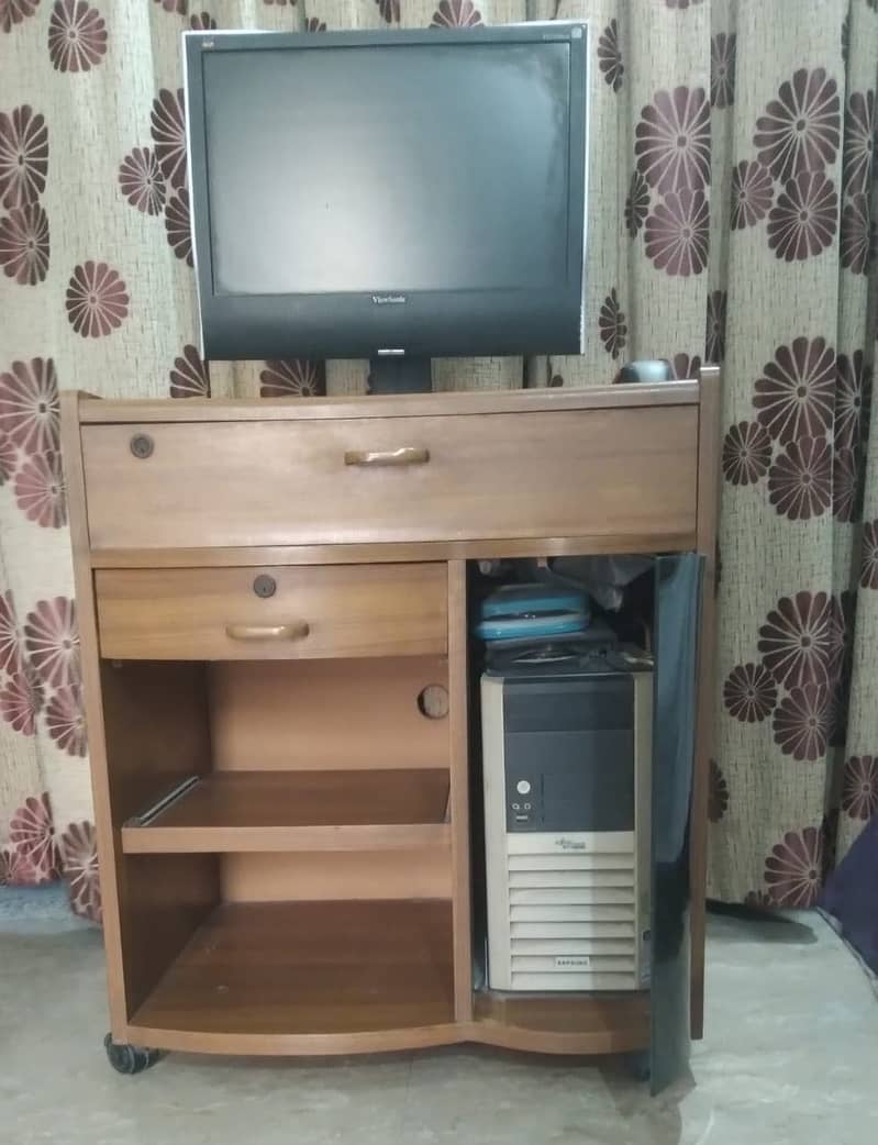 Computer table 0