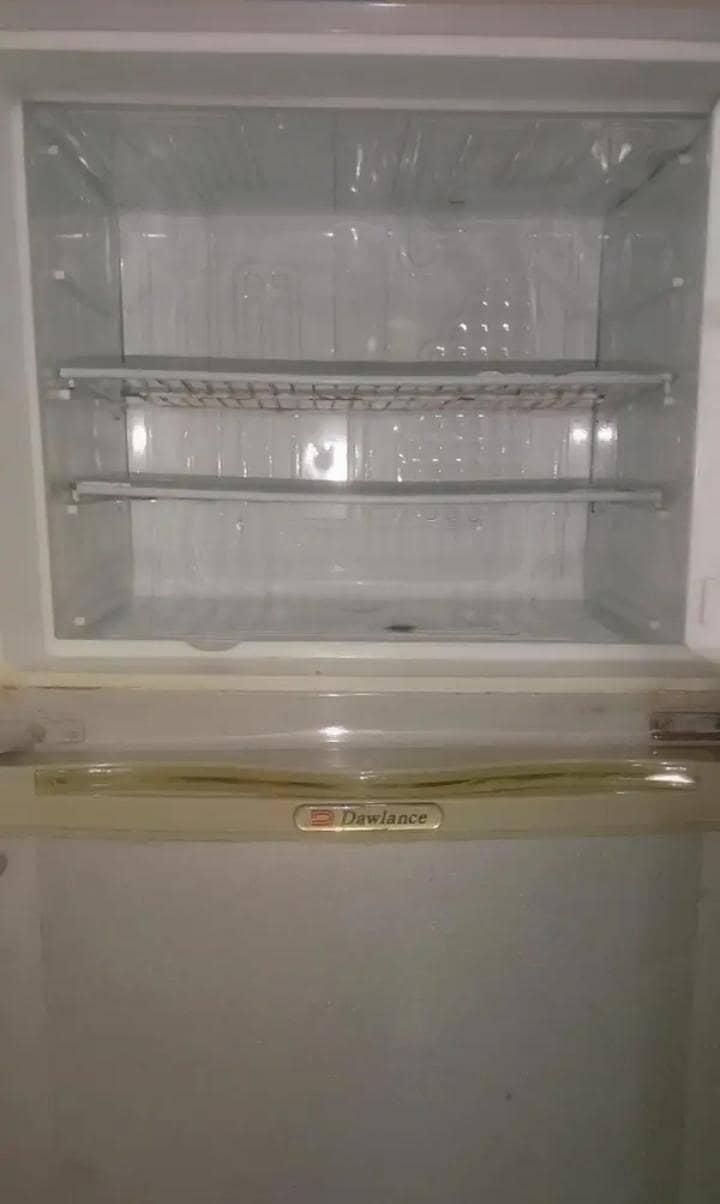 Medium Refrigerator 6