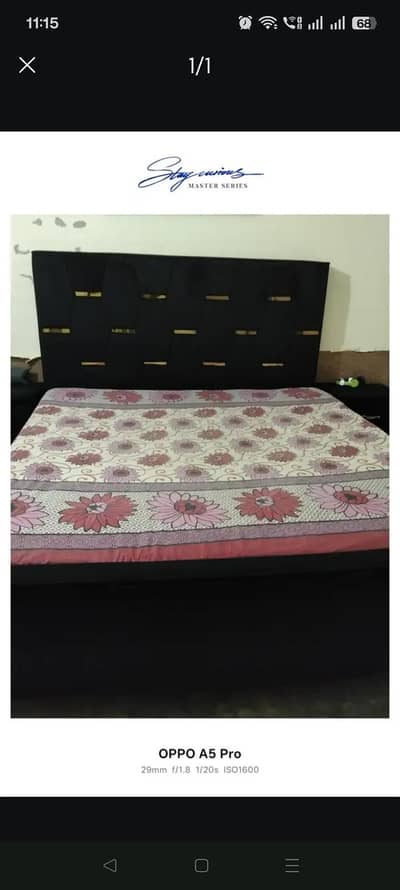 Dubal bed with side tables