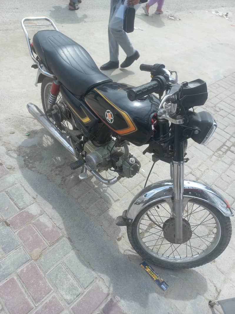 موٹر سائیکل ارجنٹ سیل کرنا ہے رابطہ نمبر 03499992792 1