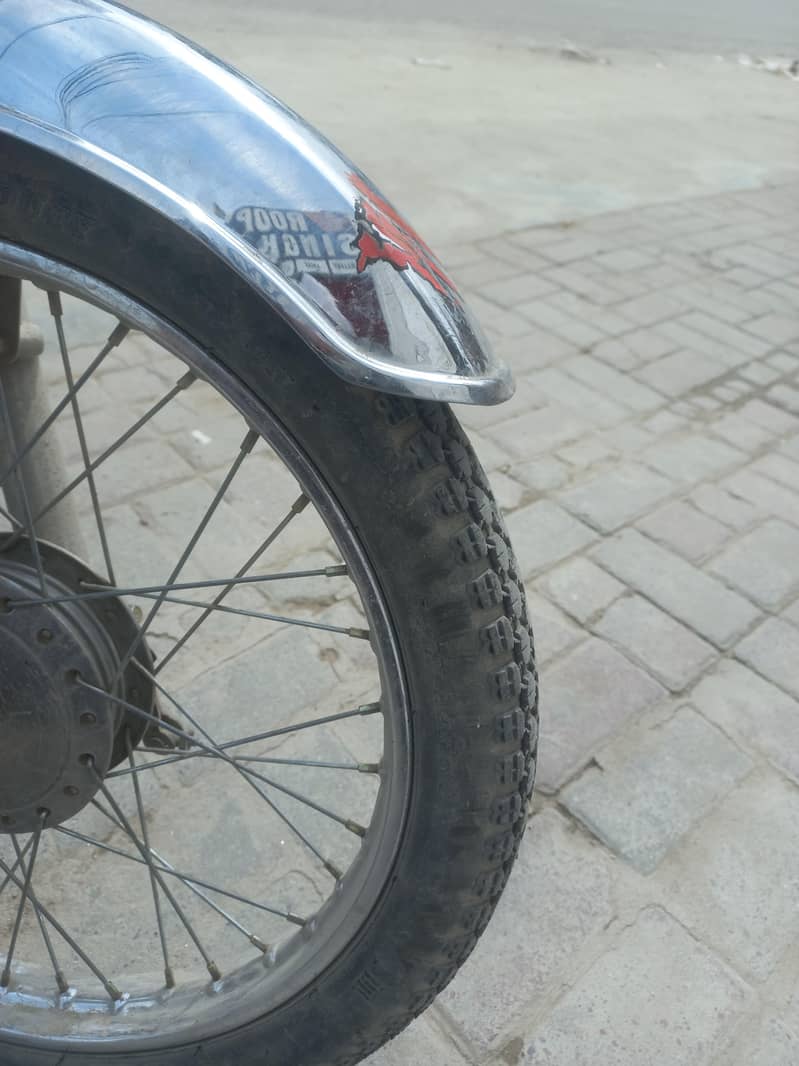 موٹر سائیکل ارجنٹ سیل کرنا ہے رابطہ نمبر 03499992792 4