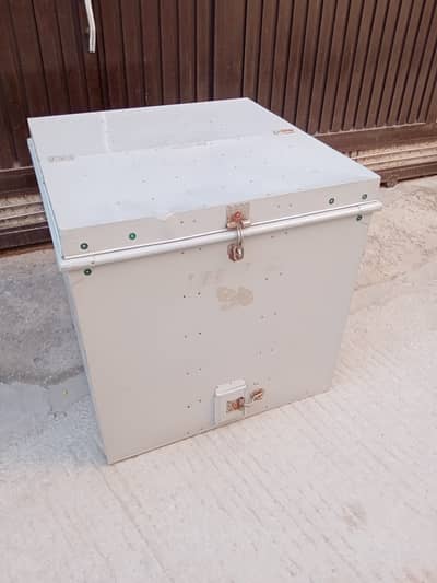 Storage Trunk(Paiti) with Iron Stand, Condition 9/10
