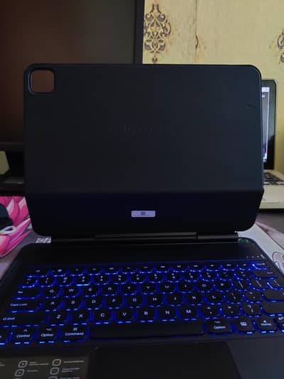 Typecase Edge 206-129_iPad Air 13"& iPad Pro 12.9" magic keyboard