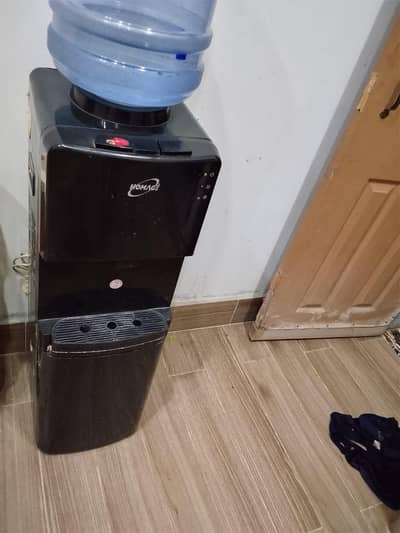 Water dispenser Condition Full okay