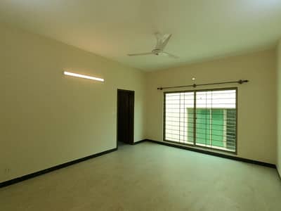 Brigadier House For Sale Askari 6 Main Super High Way Karachi 375 Yard