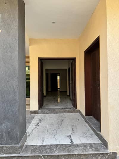 Prominently-Located West Open 300 Square Yards House Available In Askari 6
