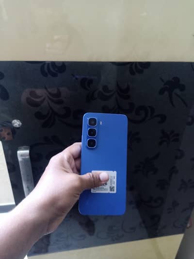 Infinix hot 60i 6/128 only mobile and charger original