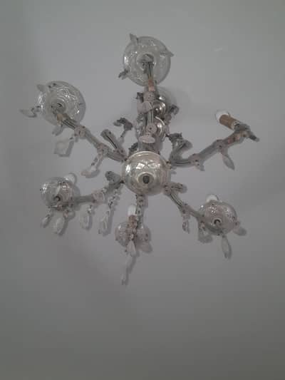 Beautiful shandlier with 5 lights for Sale