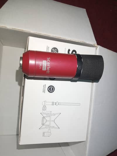 Focusrite Scarlett CM25