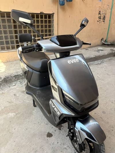 Evee GenZ Electric Scooty | 800 KM Driven | 10/10 Condition EV Scooty
