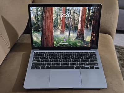 MacBook Air 2020 i3 / 256GB / Complete Box / First Owner