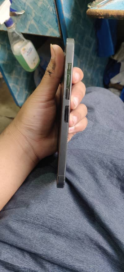 I phone 13 pro max non factory unlock