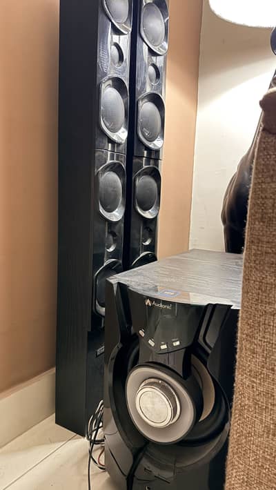 Audionic speakers