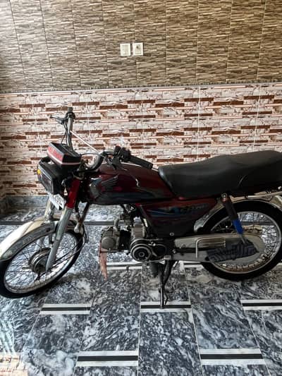 Cd 70 used bike in brand new condition