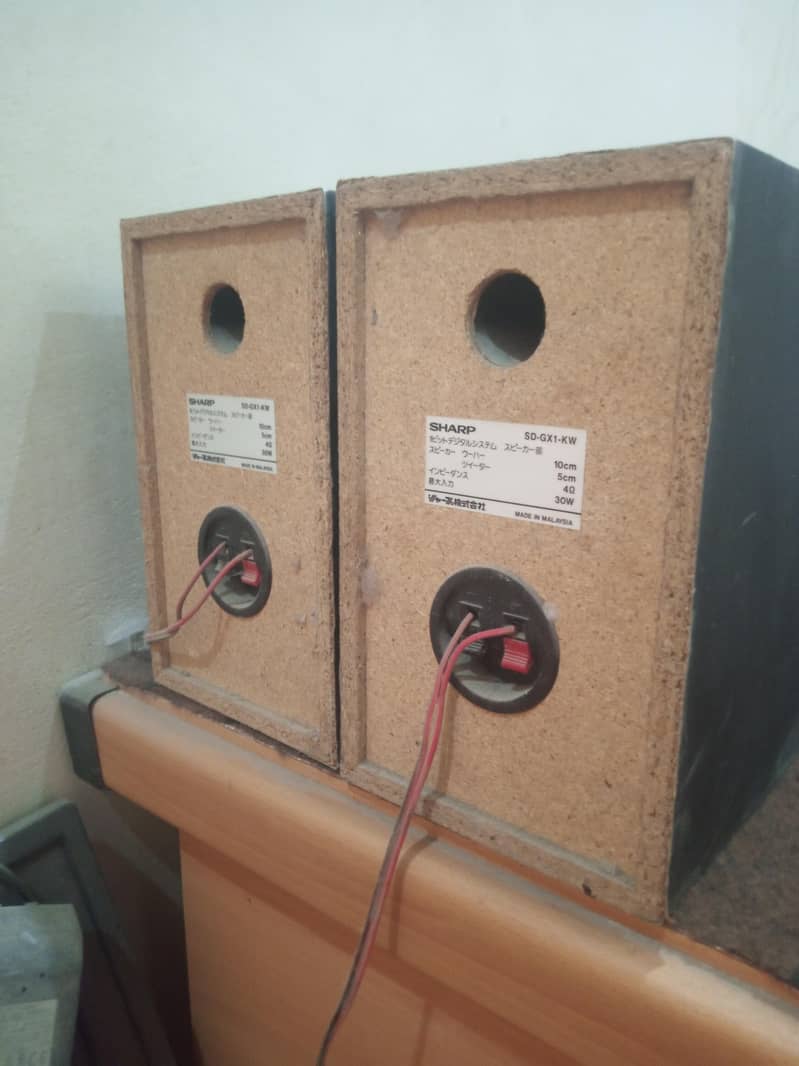 Sharp Speakers Pair 0