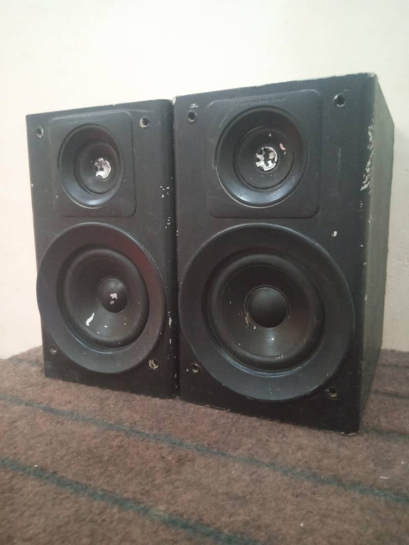 Sharp Speakers Pair 1