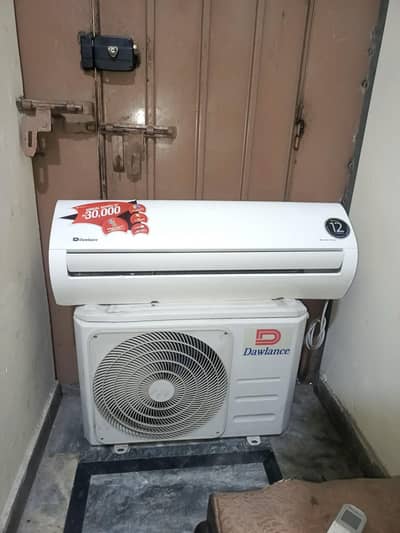 new condition dawlance 1.5 DC inverter olny 3 month use 03124119862