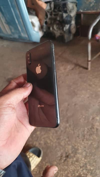 I phone x. 64 battery halat 68