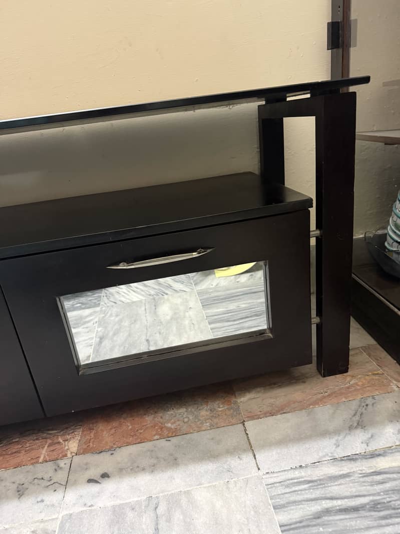 Tv table 4