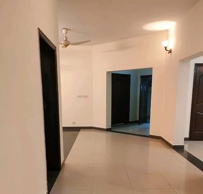 A 1 Kanal House Located In Askari 11 Is Available For sale