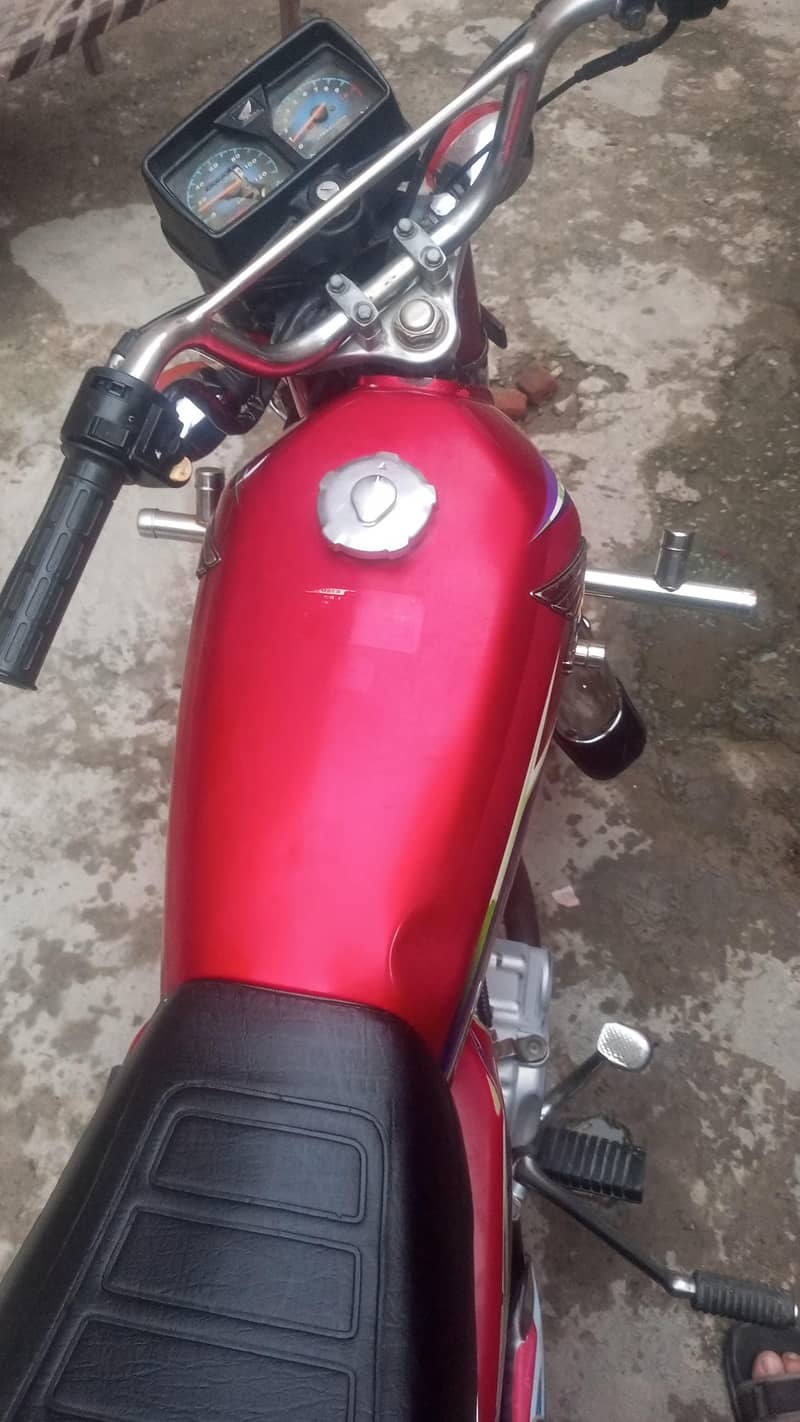 بائیو میٹرک نیں ھے جس کے نام پر ھے وہ فوت ہوگیا ھے اشیانہ روڈ اقبال چو 3