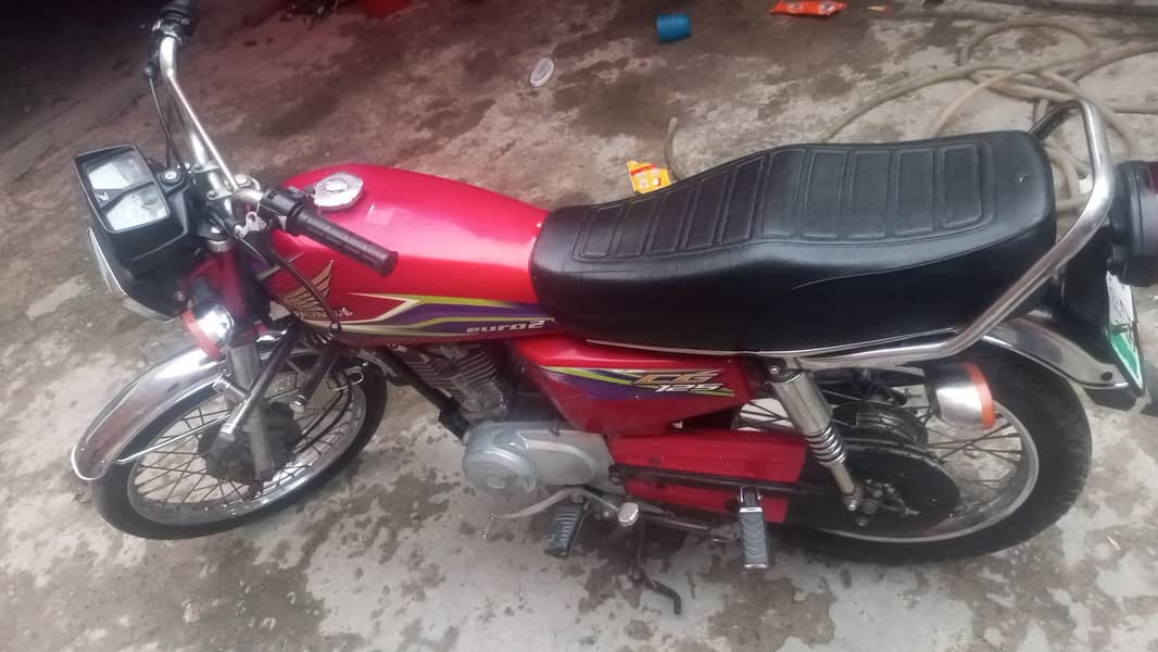 بائیو میٹرک نیں ھے جس کے نام پر ھے وہ فوت ہوگیا ھے اشیانہ روڈ اقبال چو 5