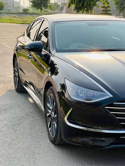 Hyundai Sonata in Prestine Condition