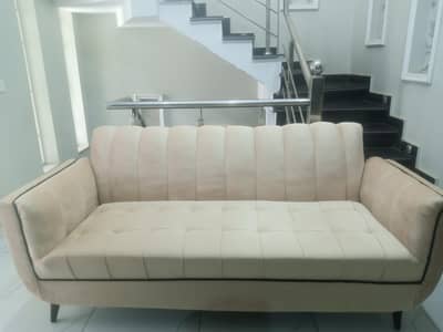 5 seater new condition sofa for sale