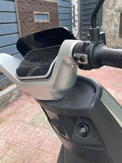 Union Star electric Scooty