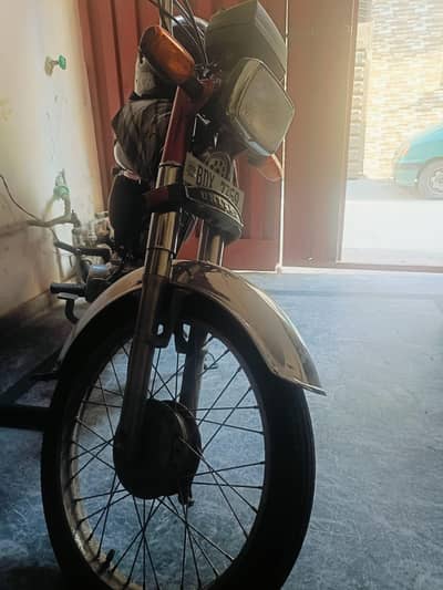 United 70 2026 Model – New Condition, Low Mileage, Full Original