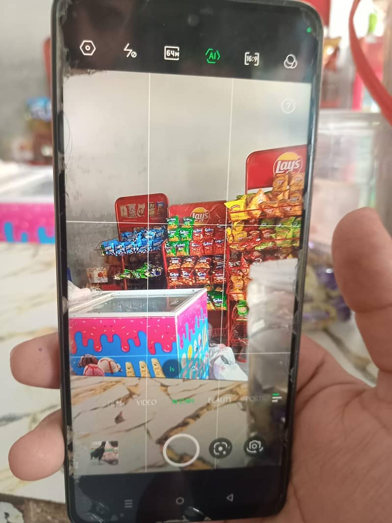 کیا یہ موبائل اب بھی دستیاب ہے۔ 6