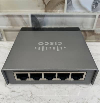 Cisco SF100D-05 Ethernet Switch – 5 Port – Excellent Condition