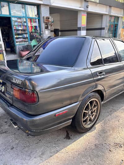 Nissan Sunny 1993