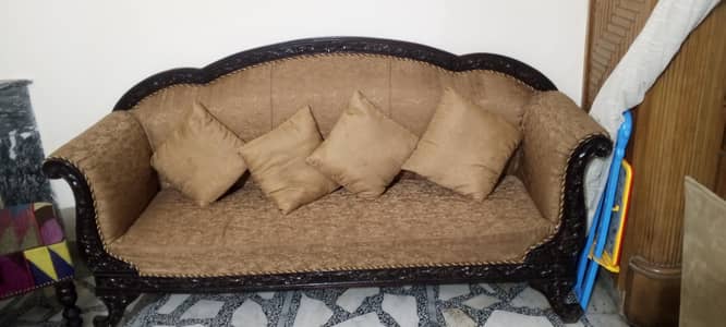 urgent sale 7 seater chunuti sofa