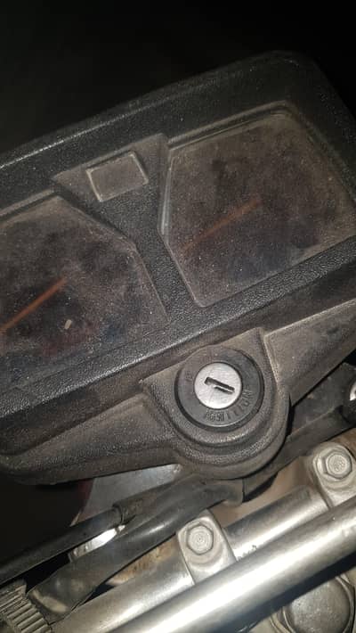 1988 model hy copy raf hy islamabad police ki 15 sath hy