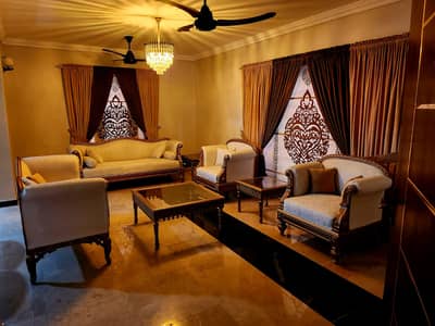 10 MARLA DOUBLE UNIT HOUSE CORNER FOR SALE