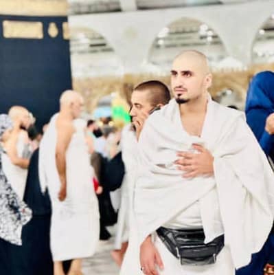 I am a very well experienced Dubai limousine driver