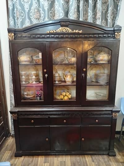 Elegant 3-Door Solid Wooden Crockery Showcase