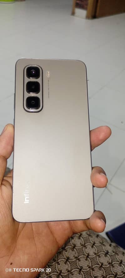 Infinix hot 50 pro  8/128gb with box