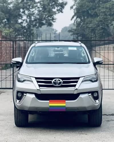 Toyota Fortuner 2017 | Petrol | Total Genuine | Cleanest In Town