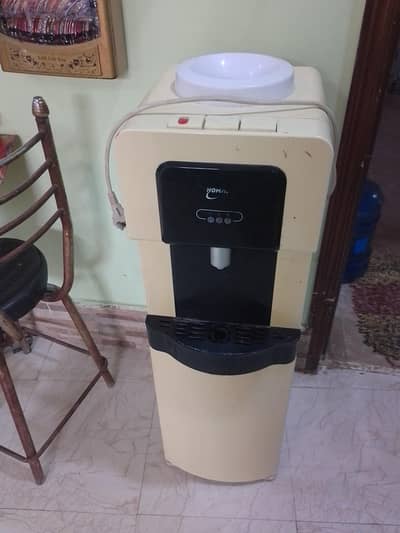 Homage Water Dispenser With Refrigerator
