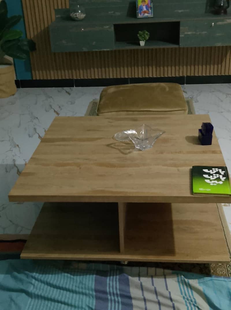 Center table 0
