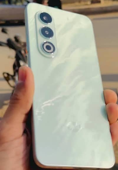 6+6.128 amoled finger display