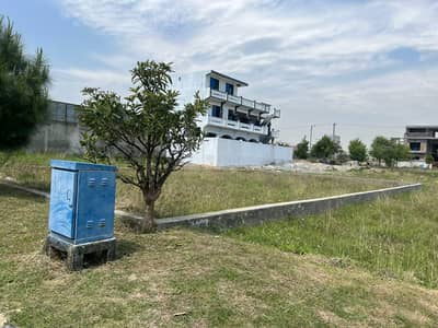 1 Kanal Main Double Road plot 50×90 The Avenue-1, Adjust to MumtazCity