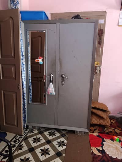 2 lohe ki almariya for urgent sell