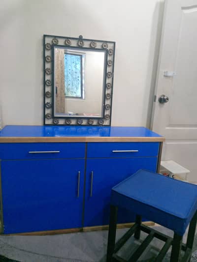 dressing table used and table