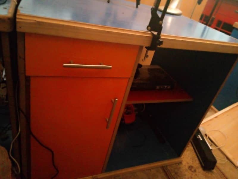 dressing table used and table 1